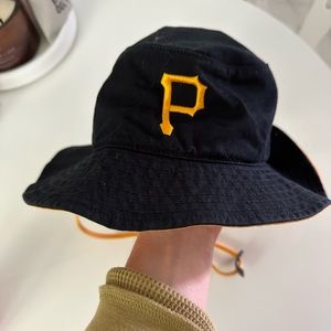 Pittsburgh pirates 47 brand bucket hat with string.